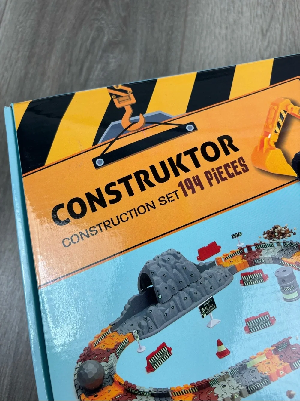 Construction Site & Trucks Track Set Like New
